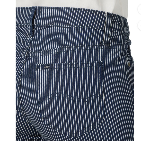 Lee Womens Midrise Railroad Stripe Cuffed 5” Cuffed Denim Shorts Size 16 - Picture 4 of 11